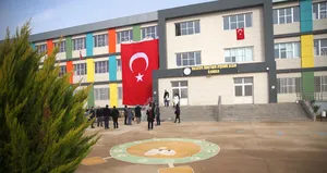 Karkamış’taki okulların duvarlarından terörün izi silindi