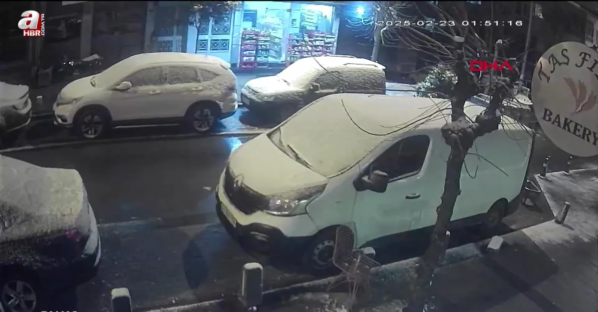 Binadan atılan çöp aracın camını kırdı