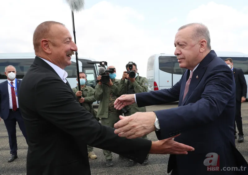 Başkan Erdoğan'dan Şuşa'ya tarihi ziyaret! Türkiye ve Azerbaycan imzaları attı 16