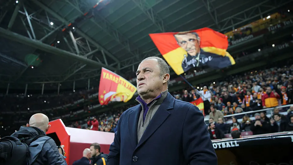 Galatasaray'da sol bek operasyonu!