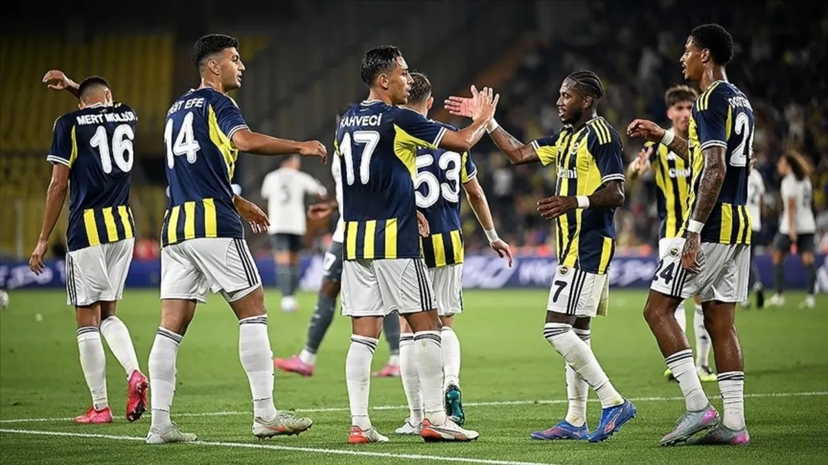 Fenerbahçe'de yıldız isimden flaş hamle! Ayrılığa hazırlanıyor