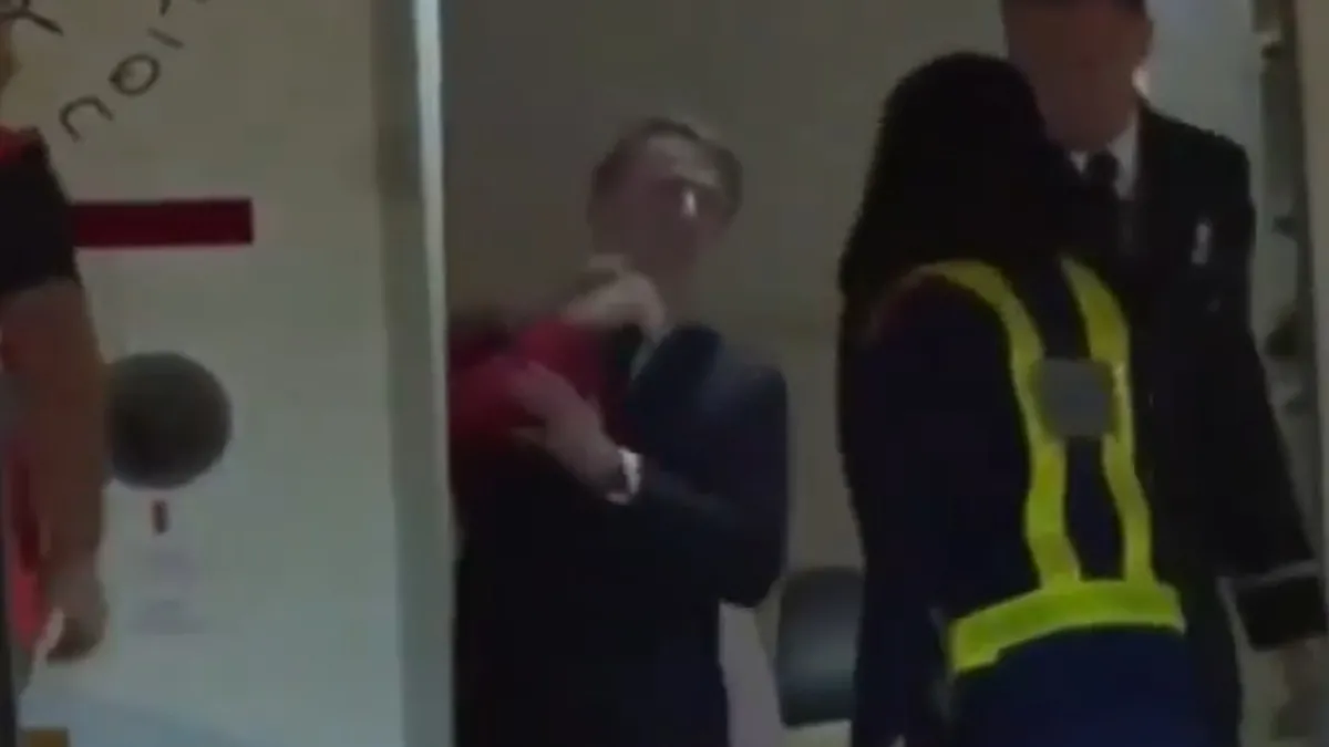 Macron eşi Brigitte’den dayak mı yedi? İşte o görüntüler