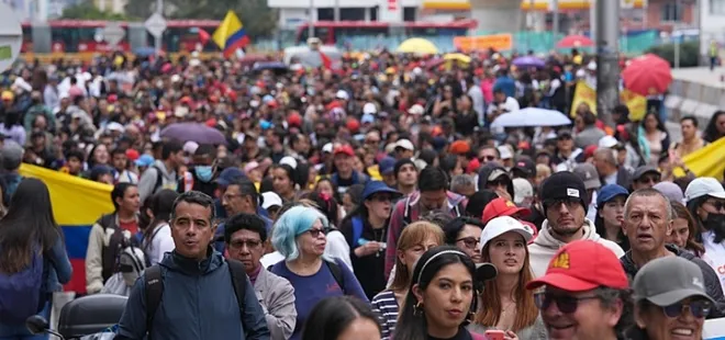 Kolombiyalı öğretmenlerden maaş grevi