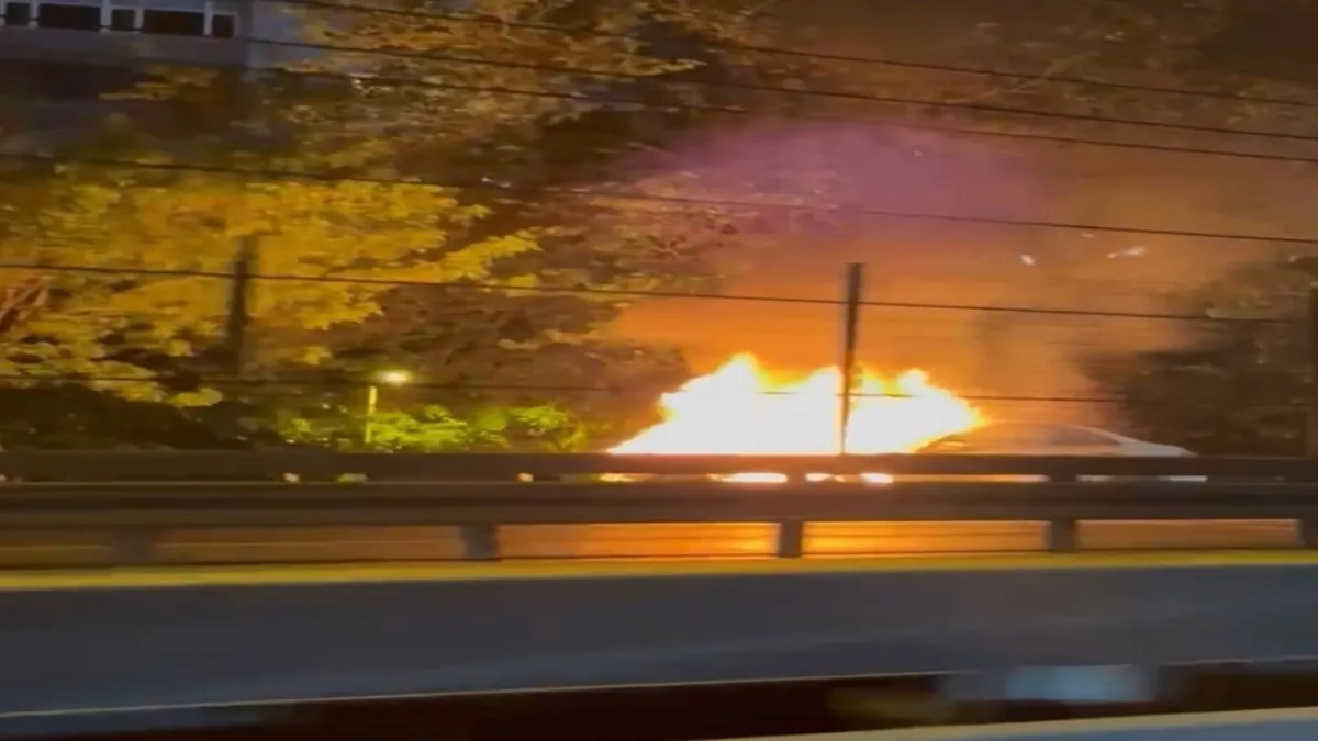 Şişli'de otomobil yangını: D100 karayolu trafiğe kapatıldı