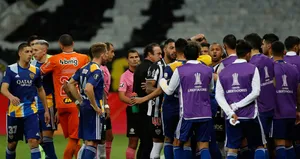 Atletico Mineiro Boca Juniors maçında şoke eden görüntüler!