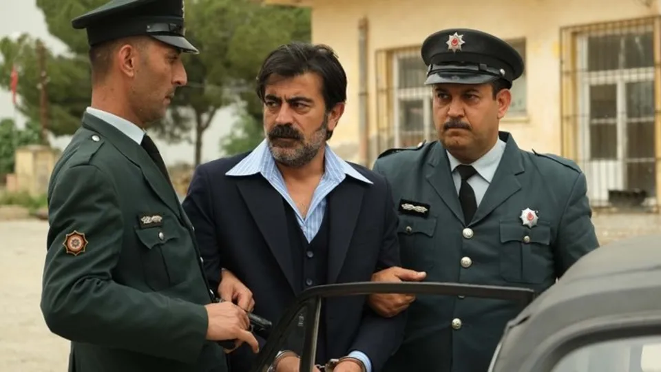 Bir Zamanlar Çukurova’da büyük finale son 4 bölüm! Abdülkadir tutuklanıyor Hakan köşeye sıkışıyor!