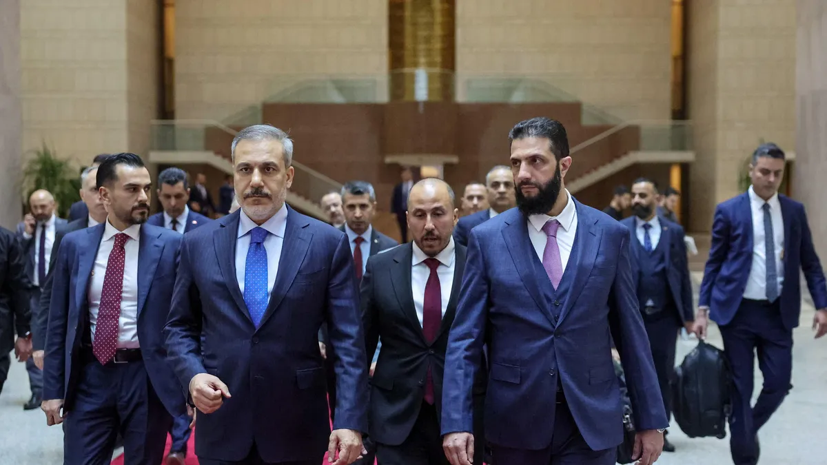 Şam’a üst düzey ziyaretin şifreleri! SDG/YPG anlaşması sonrası bölgede ne oluyor?