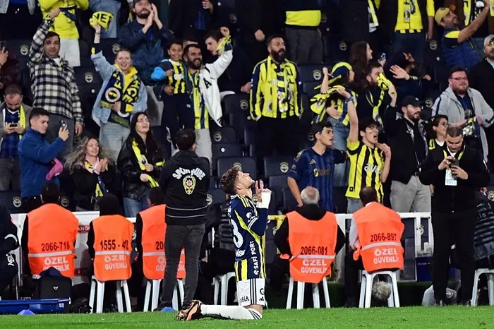 Fenerbahçe evinde moral buldu! Sarı-lacivertliler 3 maç aradan sonra galibiyetle tanıştı