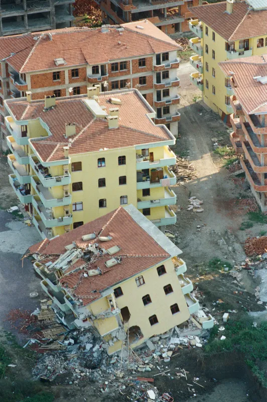 17 Ağustos Marmara Depremi'nin 22. yılı! Acı dolu kareler