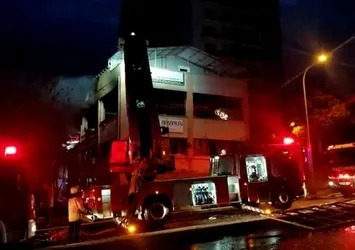 İstanbul Bağcılar'da patlama sonrası korkutan yangın!