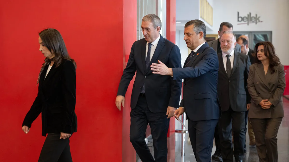 Özgür Özel YPG'nin taleplerine sahip çıktı | Sınır değil ihanet kapısı