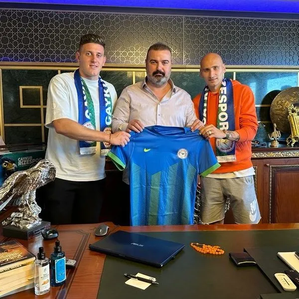 caykur-rizespor-adolfo-gaich-ile-jonjo-shelveyyi-transfer-etti-1694723751551.jpg
