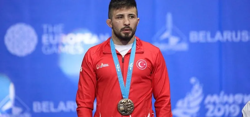 Süleyman Atlı gümüş madalya kazandı