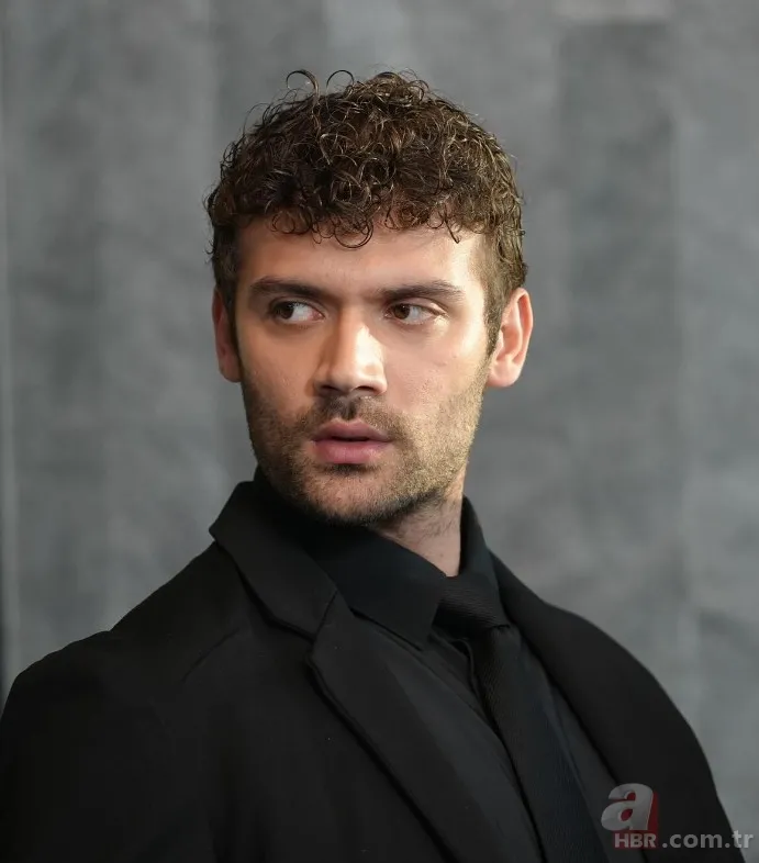 Kuryelikten oyunculuğa! Aynadaki Yabancı'nın yıldızı Caner Topçu'nun dönüşüm hikayesi... 10