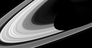 Cassini kayda aldı! Kısalıyor