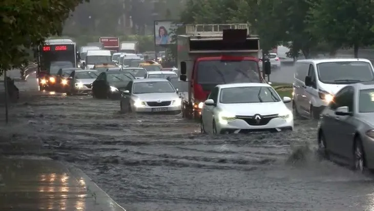 İstanbul yağmura teslim oldu!