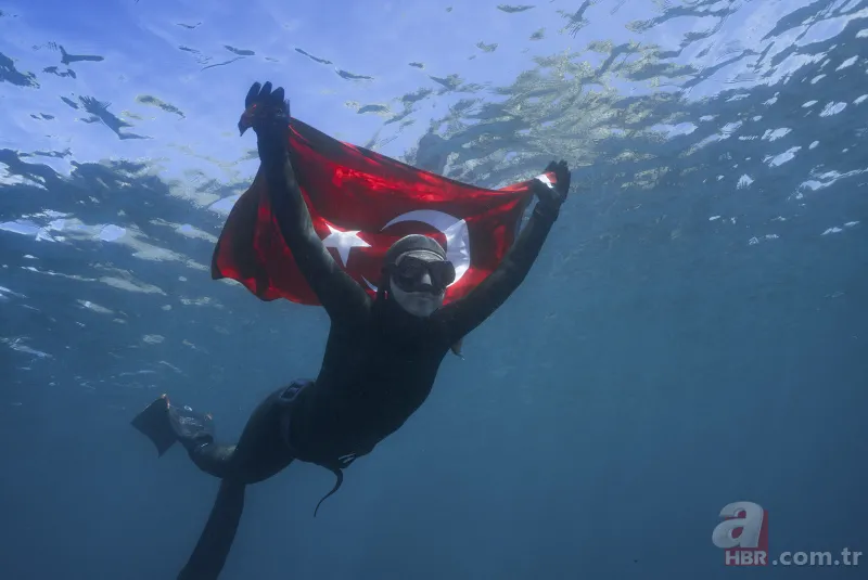 Şahika Ercümen Antartika'da dalış yaptı 15