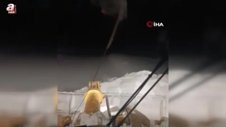 230 köy yolu ulaşıma açıldı