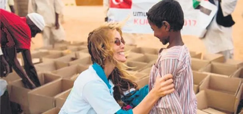 Gamze Özçelik, Arakan için seslendi