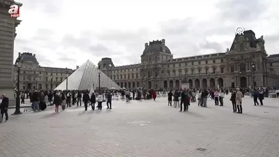 Louvre Müzesi kapılarını ziyaretçilere yeniden açtı