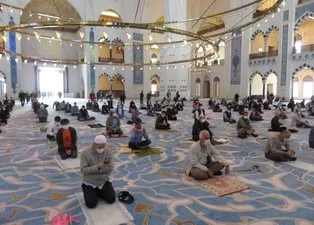 Son dakika: Çamlıca Camii'nde günler sonra Cuma namazı! İşte alınan tedbirler ve ilk kareler