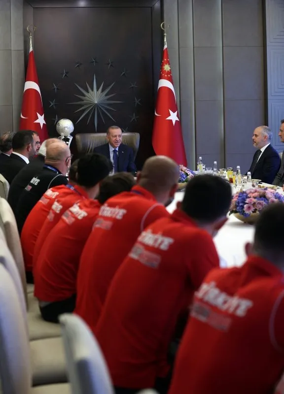 Şampiyon Ampute Milli Takımı Başkan Erdoğan’ın misafiri oldu