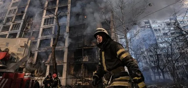 Rusya - Ukrayna savaşında 21. gün! Ukrayna’dan iddia: Rusya sivillerin sığındığı tiyatro binasını vurdu