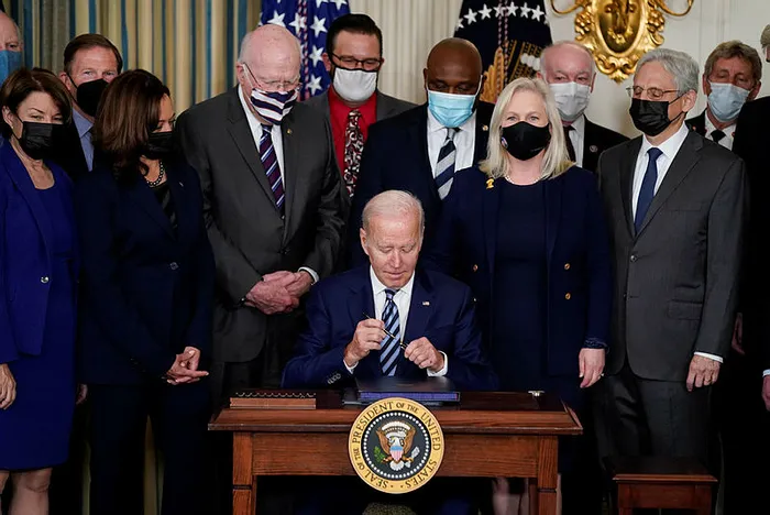 Son dakika: ABD Başkanı Joe Biden yetkilerini Kamala Harris’e devrediyor