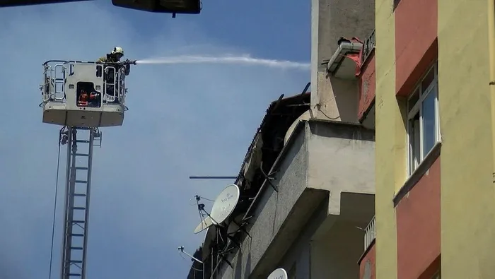 1720526081354.jpeg İstanbul'da yangın paniği! Dumanlar yükseldi - 1