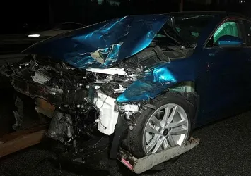 Kaza yaptıktan sonra aracından inen sürücüye minibüs çarptı: 1 ağır yaralı