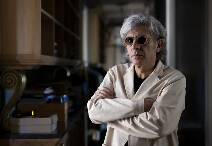 Okan Bayülgen’den sanatçılara çağrı: Filistin konusunda birleşelim