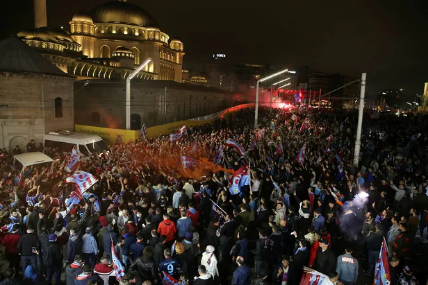 trabzonspor-kopenhag-maci-ne-zaman-2022-sampiyonlar-ligi-play-off-turu-ts-kopenhag-maci-hangi-tarihte-oynanaca-1659439297524.jpg Trabzonspor Kopenhag maçı ne zaman? 2022 Şampiyonlar Ligi play-off turu TS Kopenhag maçı hangi tarihte oynanacak? - 8