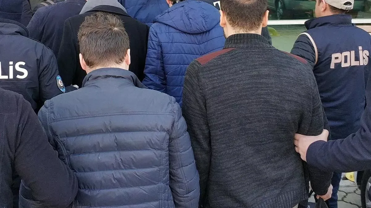 Mersin merkezli FETÖ operasyonu: 12 kişi hakkında yakalama kararı çıkarıldı
