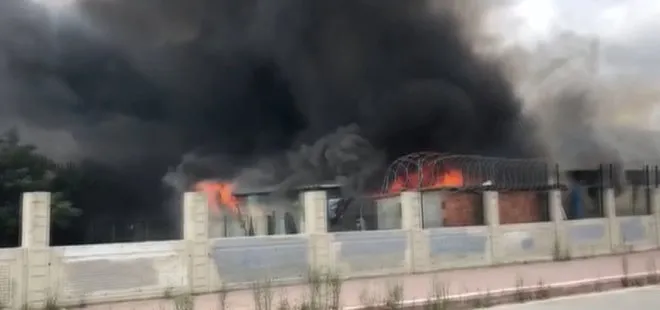 Son dakika: İstanbul’da işçilerin kaldığı konteynerlerde yangın