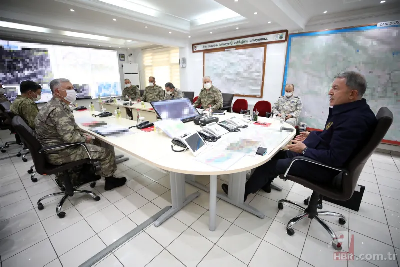 Bakan Akar ve komutanlardan karargahta yoğun mesai! Sabahın ilk saatlerine kadar ışıklar sönmedi 2