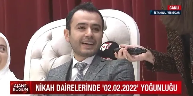 nikah-dairelerinde-02022022-yogunlugu-ozel-gunu-kacirmamak-icin-siraya-girdiler-1643788141423.jpg Nikah dairelerinde ’02.02.2022’ yoğunluğu! Özel günü kaçırmamak için sıraya girdiler - 3