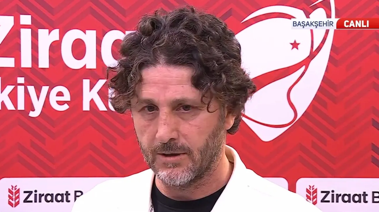 Trabzonspor Teknik Direktörü'nden dikkat çeken açıklama: Ona sahip olduğumuz için mutluyum