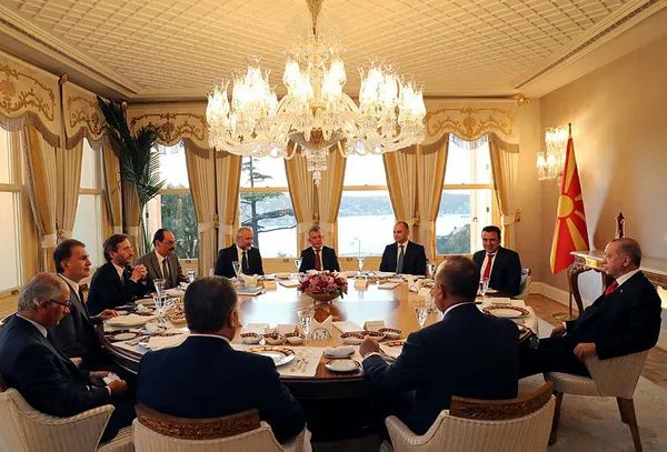 baskan-erdogan-kuzey-makedonya-basbakani-zoran-zaevi-kabul-etti-1622918236073.jpg Başkan Erdoğan, Kuzey Makedonya Başbakanı Zoran Zaev'i kabul etti - 1