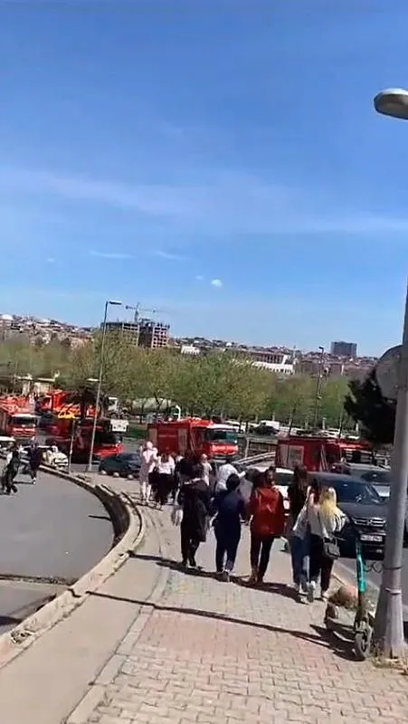 1712403468520.jpeg Hırsızlık yaparken yakalandı "bomba var" diyerek kurtulmaya çalıştı! Yer: Bakırköy - 1