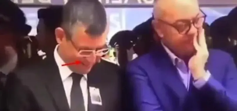 Özgür Özel'in sırıttığı video sosyal medyada gündem oldu! Arşivler açıldı: Şehit cenazesinde 'Özel' pişkinlik! | Murat Kurum'dan sert tepki