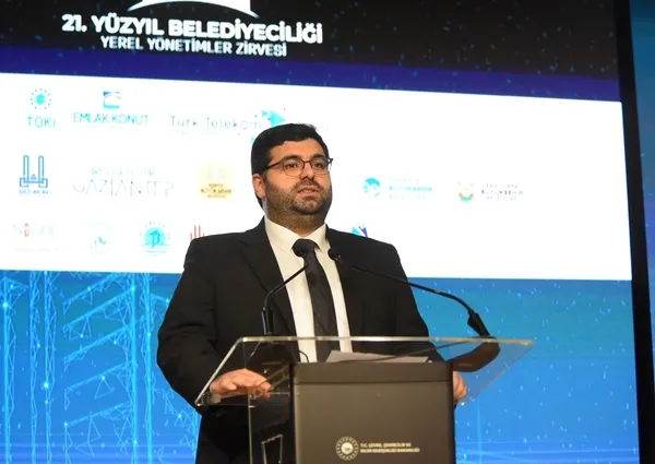 Turkuvaz Medya’da 21. Yüzyıl Belediyeciliği Yerel Yönetimler Zirvesi! Çevre, Şehircilik ve İklim Değişikliği Bakanı Mehmet Özhaseki açıklamalarda bulunuyor