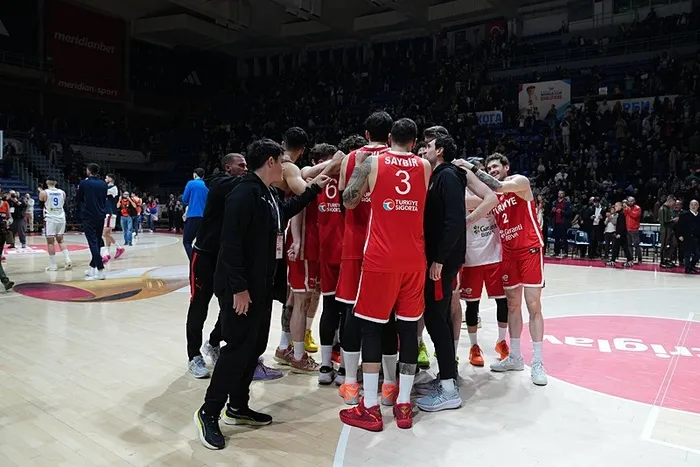 12-dev-adam-sirbistani-devirdi-a-millilerimiz-yoluna-kayipsiz-devam-ediyor-1772225686271.jpeg 12 Dev Adam Sırbistan’ı devirdi! A Millilerimiz yoluna kayıpsız devam ediyor - 5