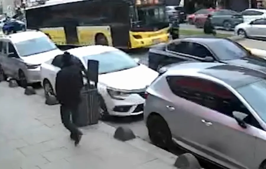 sultanbeylide-iett-faciasi-yolun-karsisina-gecen-kadina-otobus-carpti-1773343200727.jpg Sultanbeyli’de İETT faciası! Yolun karşısına geçen kadına otobüs çarptı - 1