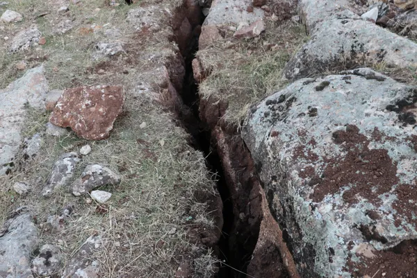 siirtte-korkutan-goruntu-isciler-depremden-45-dakika-once-gordu-1607245201528.jpg Siirt'te korkutan görüntü! İşçiler depremden 45 dakika önce gizemli manzarayla karşılaştı - 4