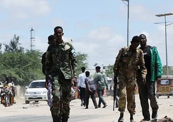 Somali'de askeri üsse bombalı intihar saldırısı: Çok sayıda ölü ve yaralılar var