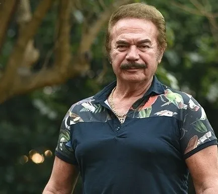 Usta sanatçı Orhan Gencebay tekneden düştü! Apar topar hastaneye kaldırıldı