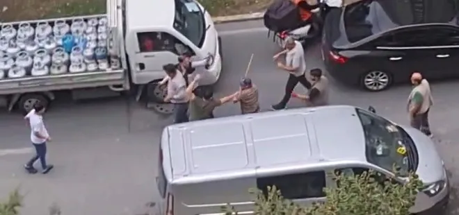 Sözlü tartışma sopalı kavgaya dönüştü! Dehşet anları kamerada