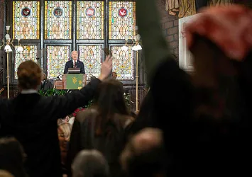 İkiyüzlü Biden'a kilisede 'Gazze' protestosu! Canlı yayında şoka uğradı