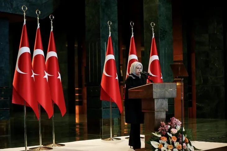 Emine Erdoğan, Türkiye’nin tanınmış işkadınlarını, kadın sanatçıları ve sporcuları kabul etti