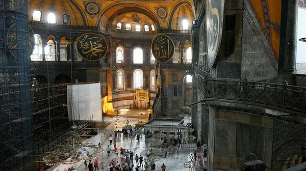ayasofya-i-kebir-cami-i-serifindeki-levhalarin-sifresi-1612743646802.jpg Ayasofya'da levhalar ne anlama geliyor? İşte merak edilen o sorunun yanıtı... - 6